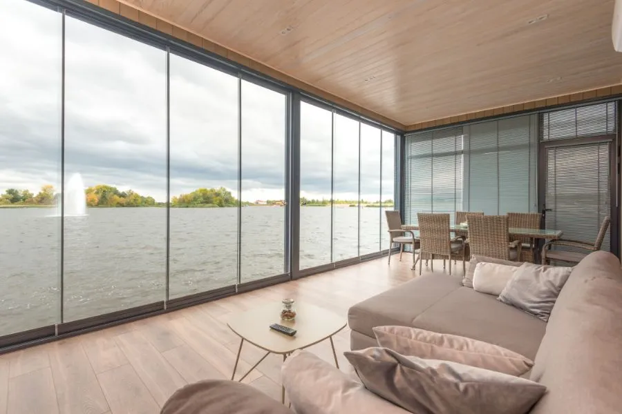 Imagem de projetos arquitetônicos e casas prontas desenvolvidos por arquiteto Barra do Ribeiro - Rio Grande do Sul e arquiteta em um escritório de arquitetura especializado. Cada projeto reflete sofisticação, funcionalidade e atenção aos detalhes, garantindo que cada cliente receba um lar que combine estética e conforto.