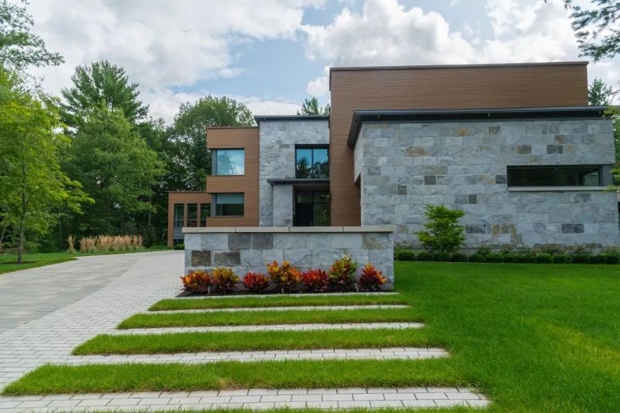 Imagem de projetos arquitetônicos e casas prontas desenvolvidos por arquiteto Ouro Branco - Minas Gerais e arquiteta em um escritório de arquitetura especializado. Cada projeto reflete sofisticação, funcionalidade e atenção aos detalhes, garantindo que cada cliente receba um lar que combine estética e conforto.