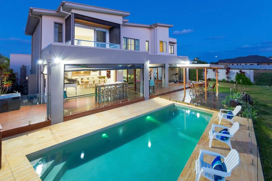 Imagem de projetos arquitetônicos e casas prontas desenvolvidos por arquiteto Recreio - Minas Gerais e arquiteta em um escritório de arquitetura especializado. Cada projeto reflete sofisticação, funcionalidade e atenção aos detalhes, garantindo que cada cliente receba um lar que combine estética e conforto.