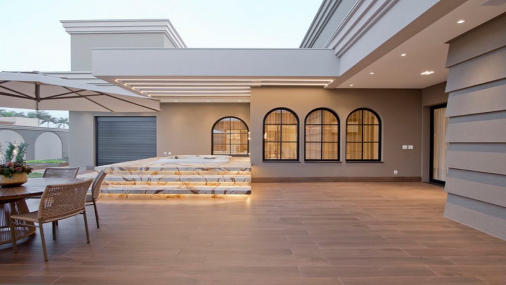 Arquiteto urbanista em Santa Helena, PR apresentando projetos residenciais, comerciais e urbanos.