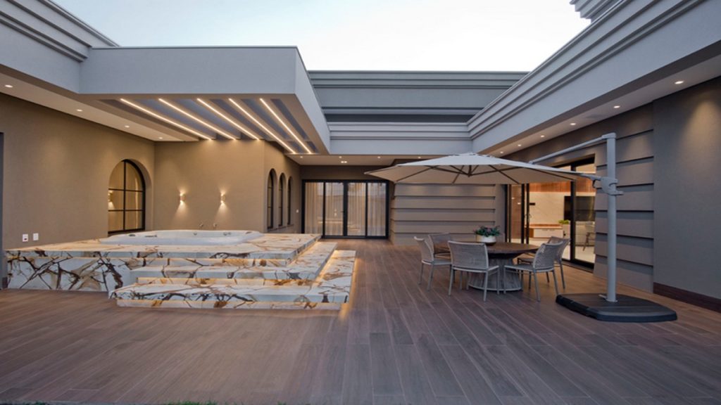 Arquiteto urbanista em Rio Brilhante, MS apresentando projetos residenciais, comerciais e urbanos.